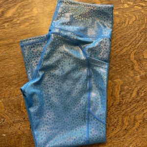 Zyia light n tight crops